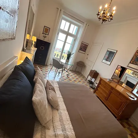 Ancien Palace 4couchages Vue * مينتون
