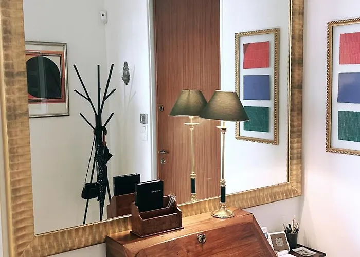 Ancien Palace 4couchages Vue Menton