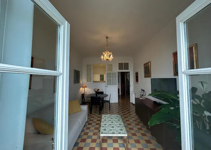 Ancien Palace 4couchages Vue Menton